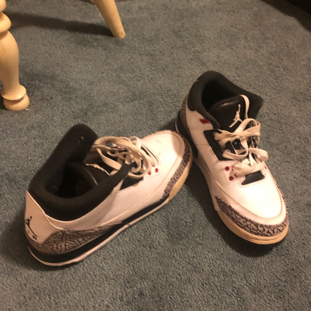 Jordan Retro 3. Size 7Y.